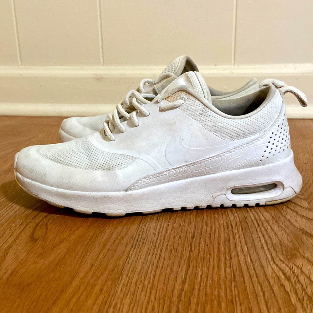 White Nike Air Max Thea size 5
